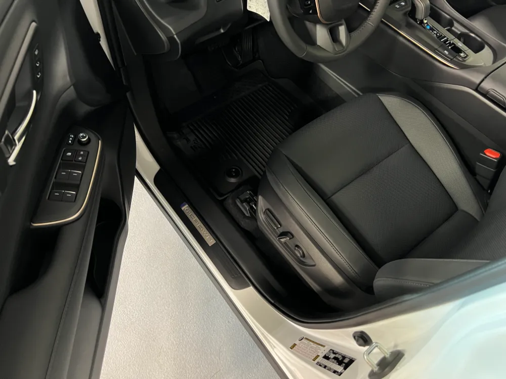 2023 toyota crown hybrid max platinum white 22